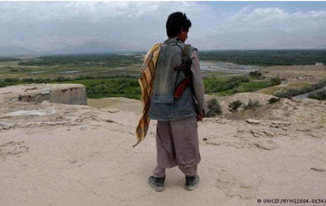 دیدبان حقوق بشر:  گروه طالبان از کودکان در جنگ استفاده می‌کنند
